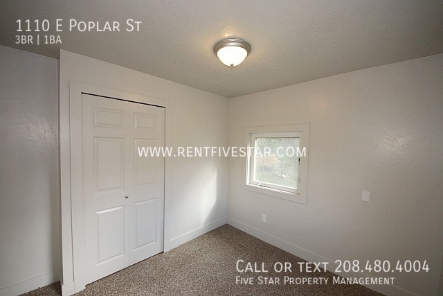 Building Photo - 1110 E Poplar St