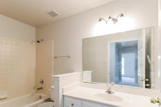 Building Photo - 8859 Raspberry Ln