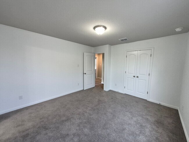 Building Photo - 2102 Gabby Cole Ln