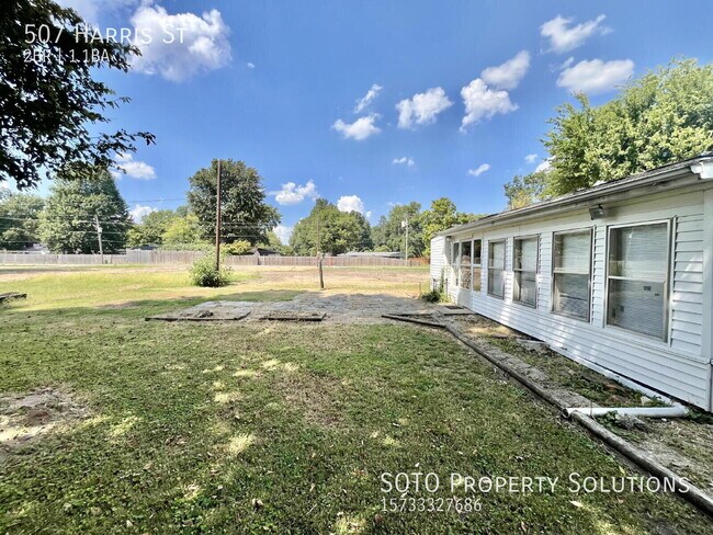 Building Photo - 507 Harris St
