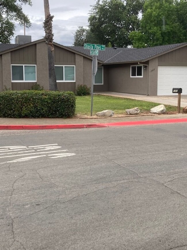 Building Photo - Newly Updated 3 Bdrm 2 Bath House Near Schools and Shopping, Corner of Shasta Pines and Mistletoe