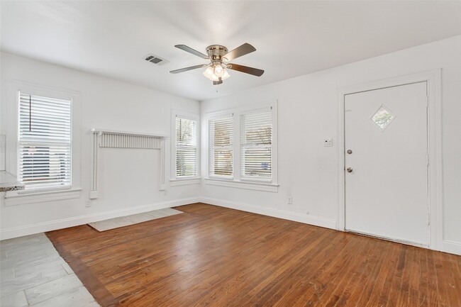 Building Photo - 6112 Llano Ave