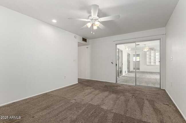 Building Photo - 15602 N 105th Dr