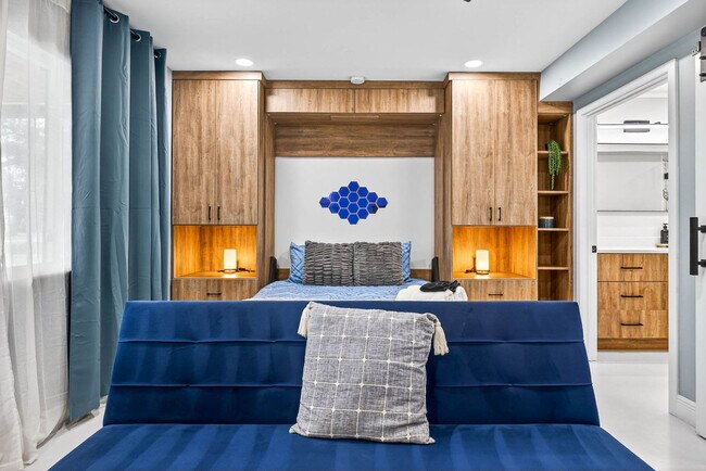 Building Photo - 319 Brentwood Dr