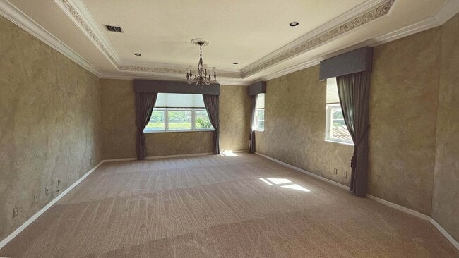 Building Photo - 9843 Vía Amati