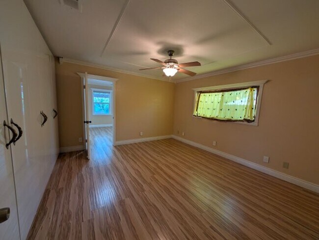Building Photo - Coming soon! 3 bed, 2 Bath in centrally located community of Redlands