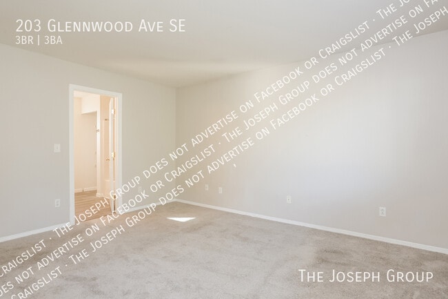 Building Photo - 203 Glennwood Ave SE