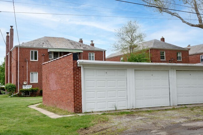 Building Photo - 1600 Elmwood Ave