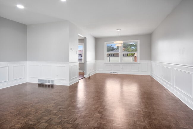 Building Photo - 9212 McVicker Ave