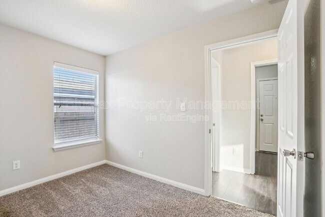 Building Photo - 11454 Country Canyon