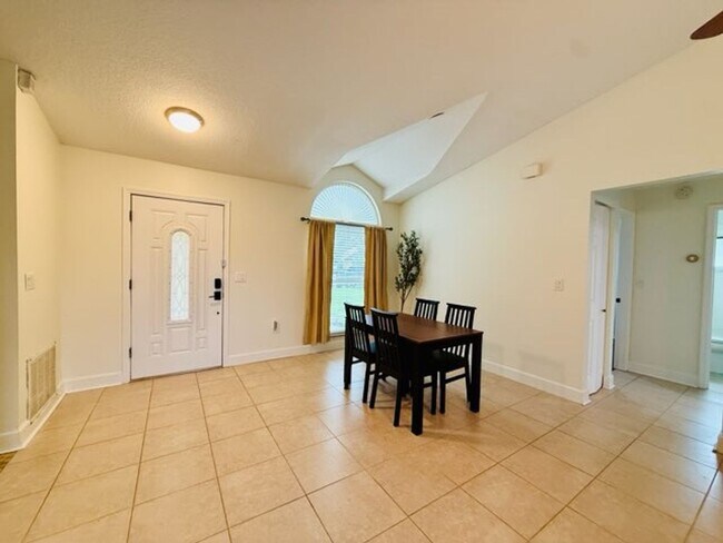 Building Photo - Kissimmee - 3 Bedroom, 2 Bathroom - $2,295.00