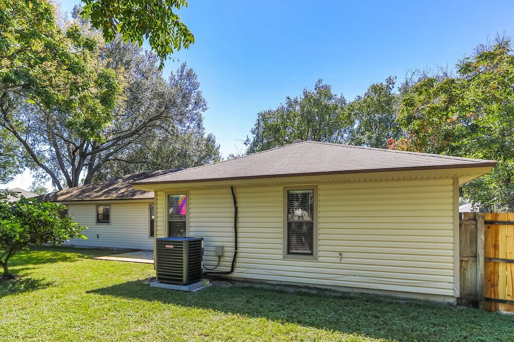 Building Photo - 5537 Blackjack Grove Ln