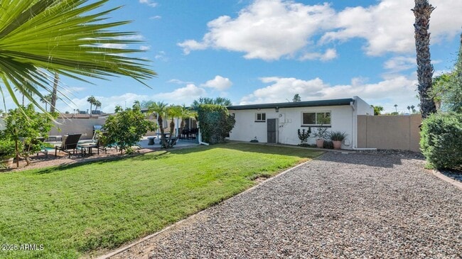 Building Photo - 3234 E Larkspur Dr