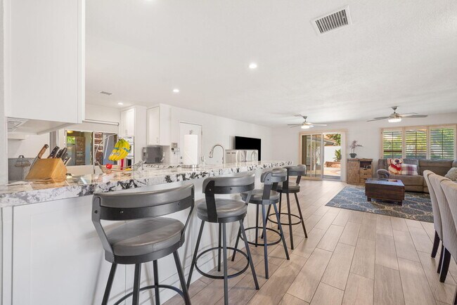 Building Photo - 42230 May Pen Rd