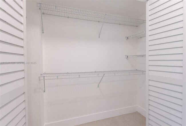 Building Photo - 1750 NE 191st St