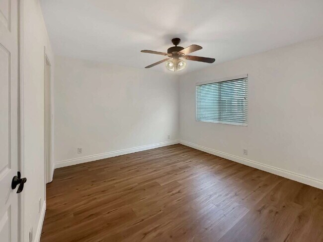 Building Photo - Beautifully Updated Lower-Level Condo with...