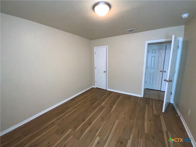 Building Photo - 1001 Leah Dr