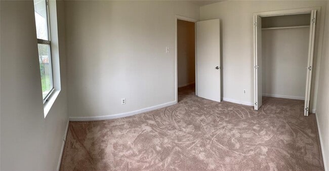 Building Photo - 516 San Saba St