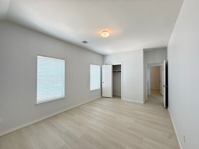 Building Photo - 4127 Longmont Hills Ln