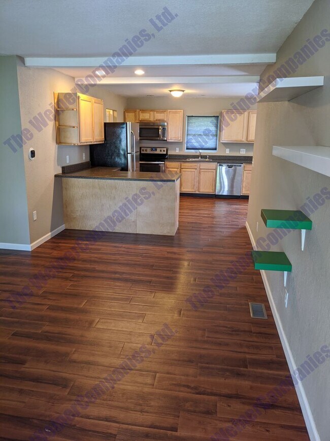 Building Photo - Now leasing for August!