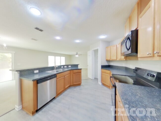 Building Photo - 12034 Alexandra Dr