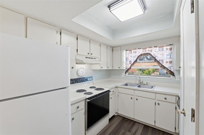 Building Photo - 6033 Topher Trail