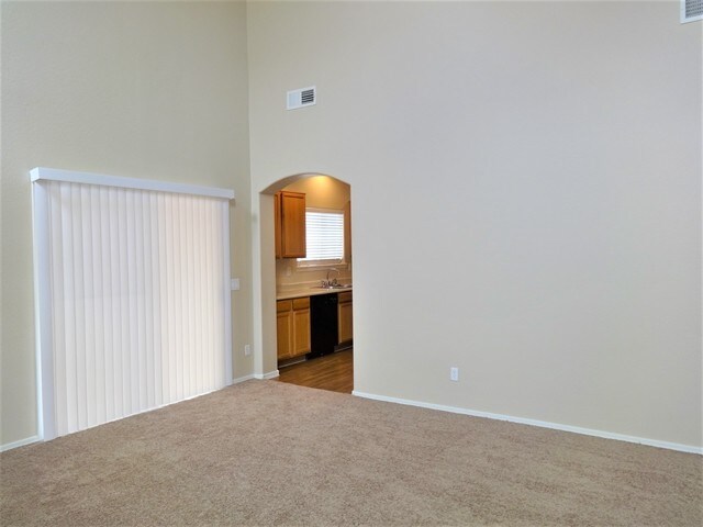 Building Photo - 6612 W Shaw Butte Dr