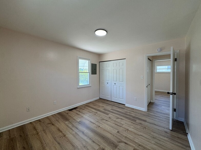 Building Photo - 3415 Center Dr