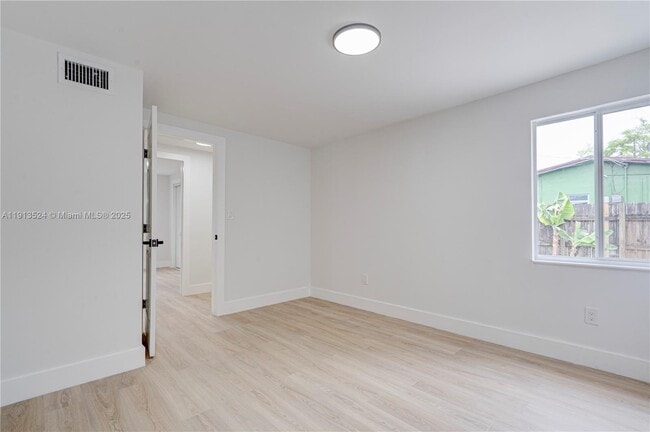 Building Photo - 6044 SW 37th St