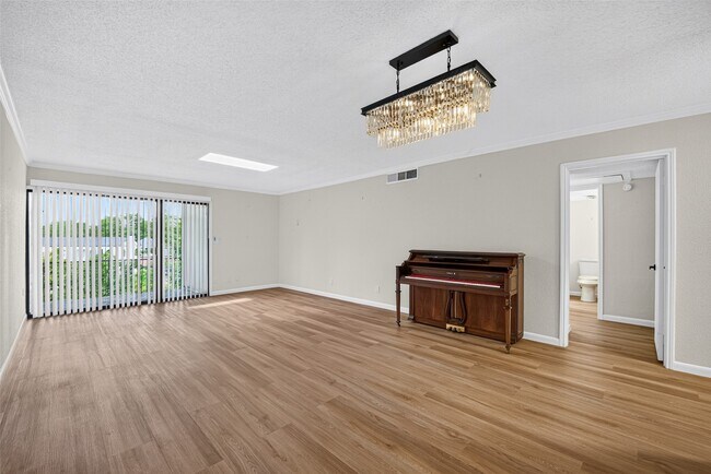 Building Photo - 6547 Bayou Glen Rd