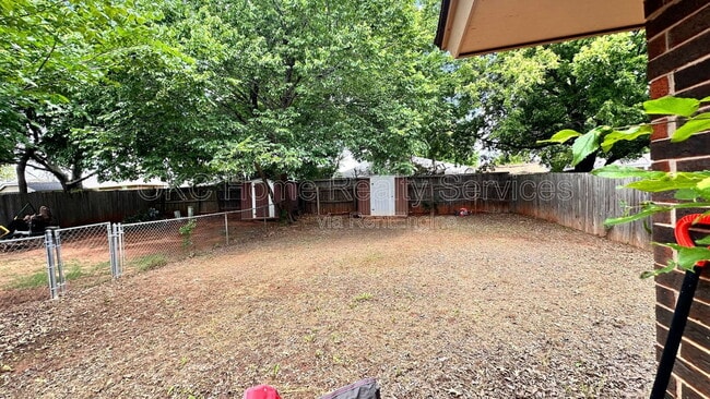 Building Photo - 915 Delmar Cir