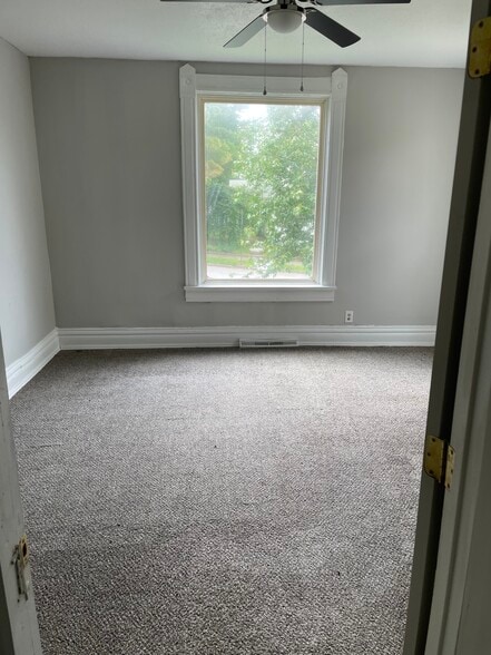 Primary Photo - 145 E Walnut St