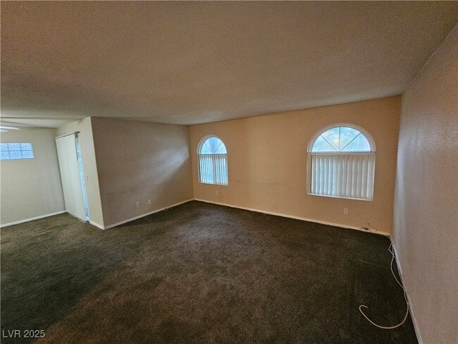 Building Photo - 3145 E Flamingo Rd