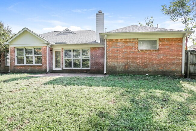 Building Photo - 8676 Tropicana Dr N