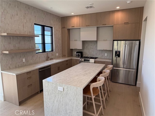 Building Photo - 33201 Cuthbert Rd