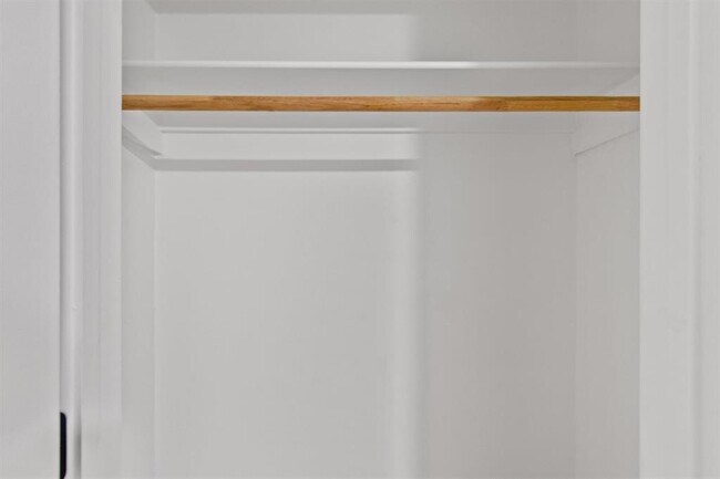 Building Photo - 5102 Summerset Trail
