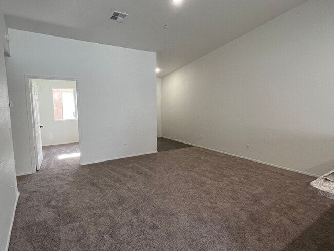 Building Photo - DESERT SKY TOWNHOME!