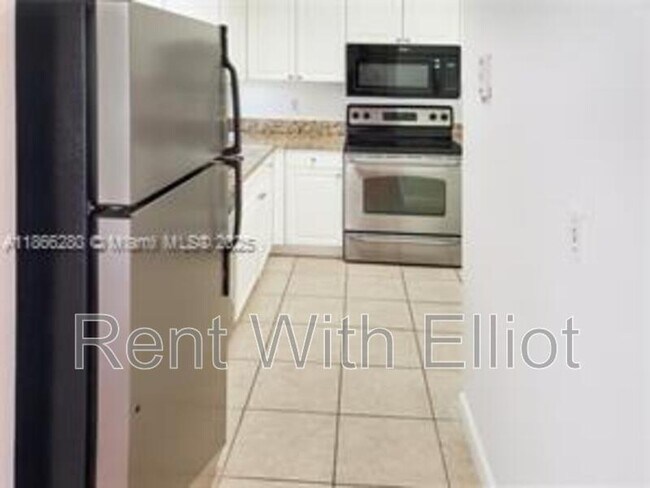 Building Photo - 2731 Ocean Club Blvd