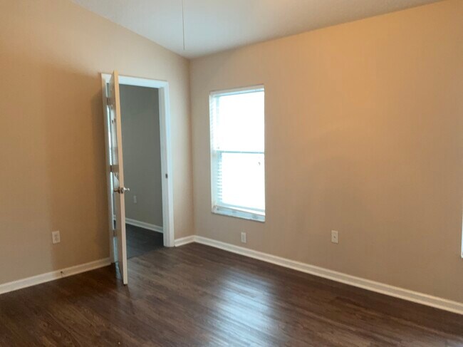 Building Photo - 5243 Algerine Pl