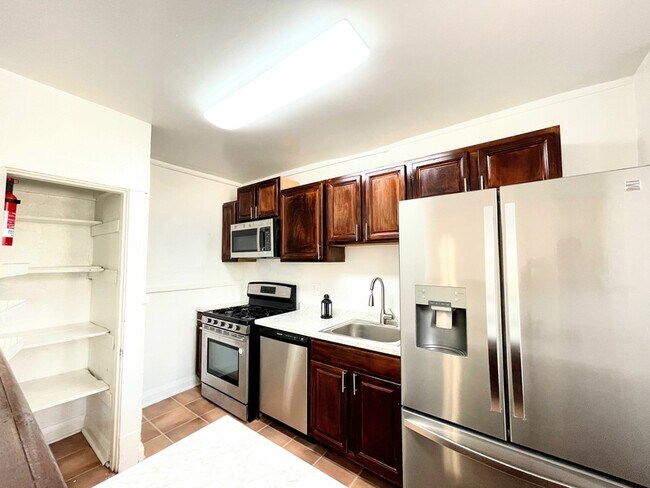 Building Photo - 7202 Lyndover Pl