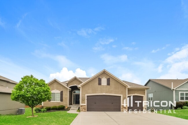 Building Photo - 6618 NW 104th Terrace