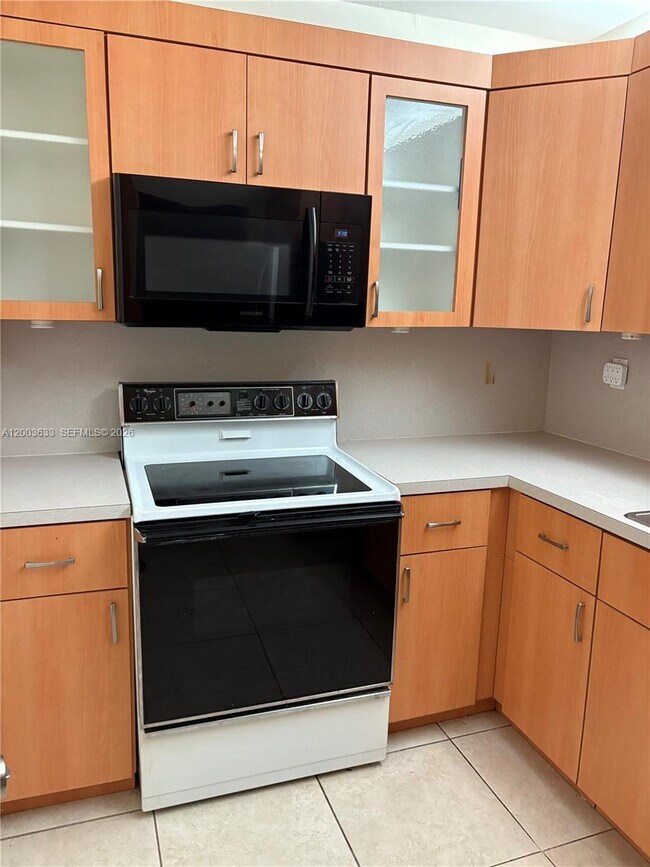 Building Photo - 8335 SW 72nd Ave