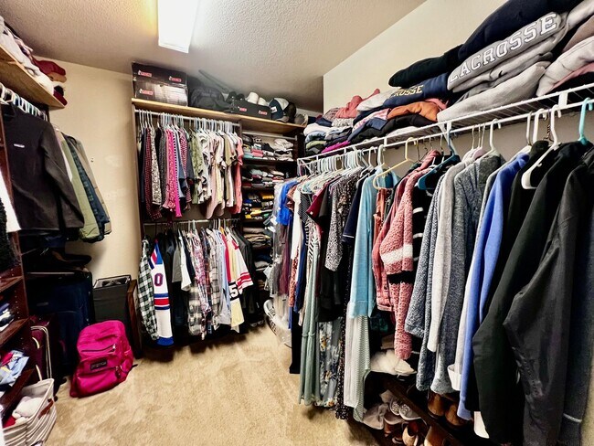 Building Photo - Charming Home Near Town Center VB with Large Primary Suite!