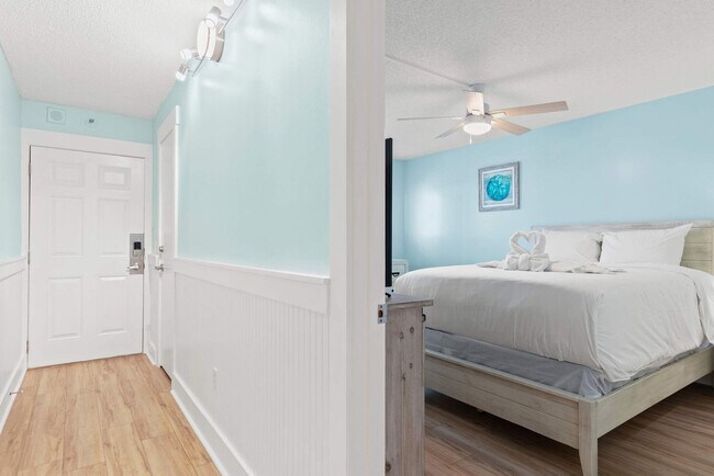 Building Photo - 8743 Thomas Dr