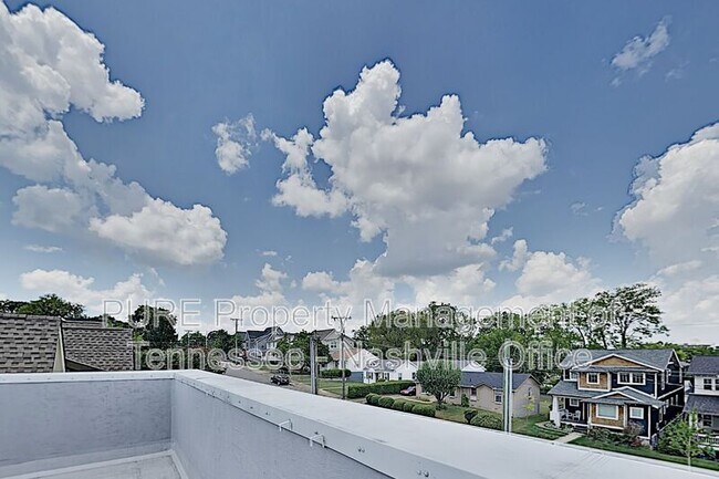 Building Photo - 1011B Caldwell Ave