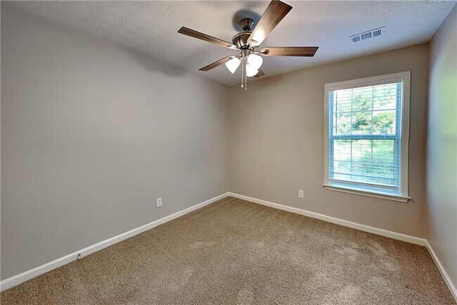 Building Photo - 263 Buckingham Dr