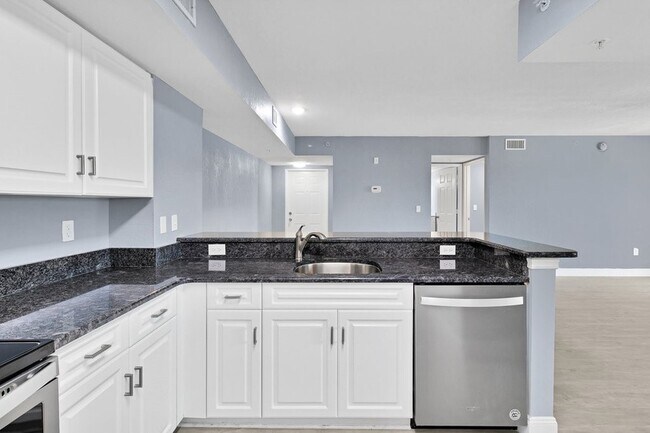 Building Photo - 1610 N 42ND Cir