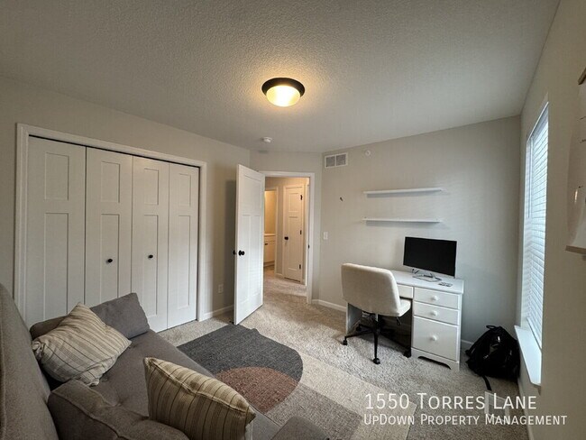 Building Photo - 1550 Torres Ln