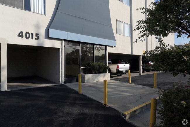 Building Photo - 4015 W Adams Blvd