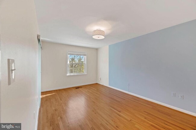 Building Photo - 1028 N Pelham St